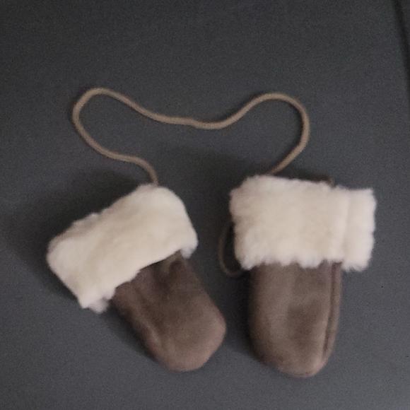 Luka-pelli 100% Leather & Wool Cozy Brown Mittens with White Fur Trim Infant - Picture 1 of 4